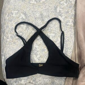 Skatie Swim Jasmine Top in black size small